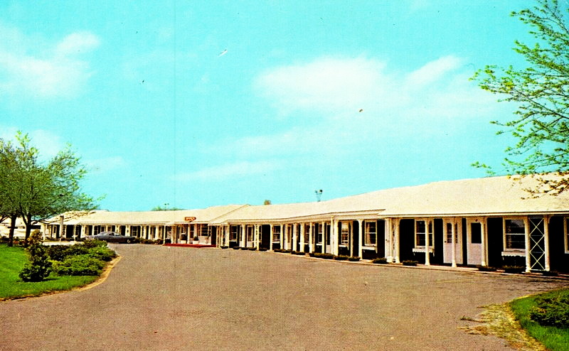 Sunset Lodge (Sunset Motel) - Vintage Postcard